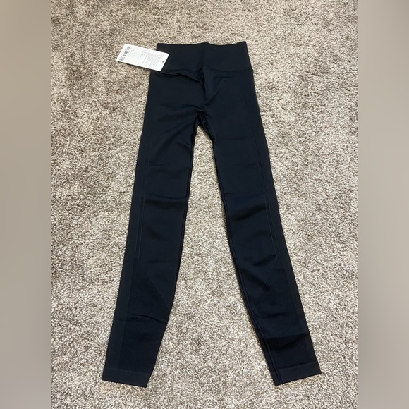 NWT Lululemon Ebb to Street Tight Size 2 - Picture 6 of 8